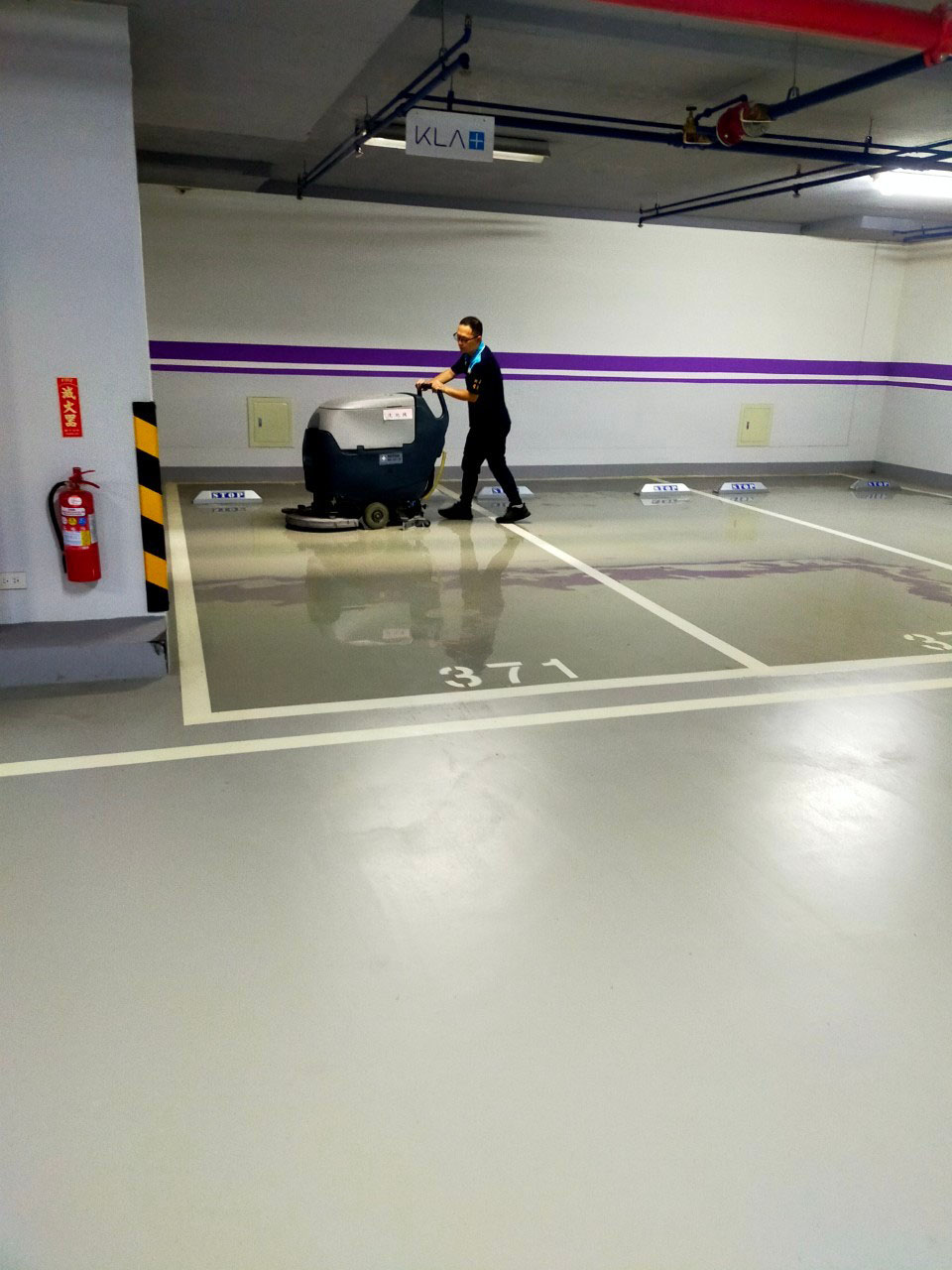 NTC國家商貿中心地下停車場清洗